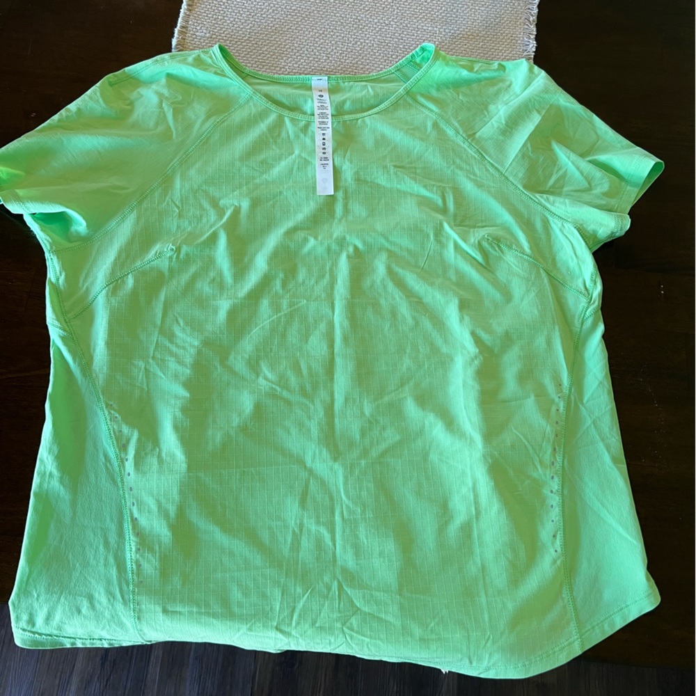 NWOT! Lululemon running shirt
